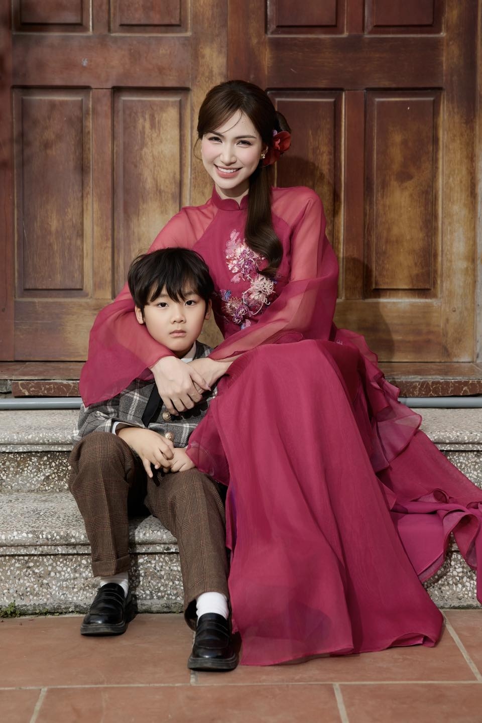 Bé Bo - con trai 6 tuổi hút fan của Hòa Minzy - 3