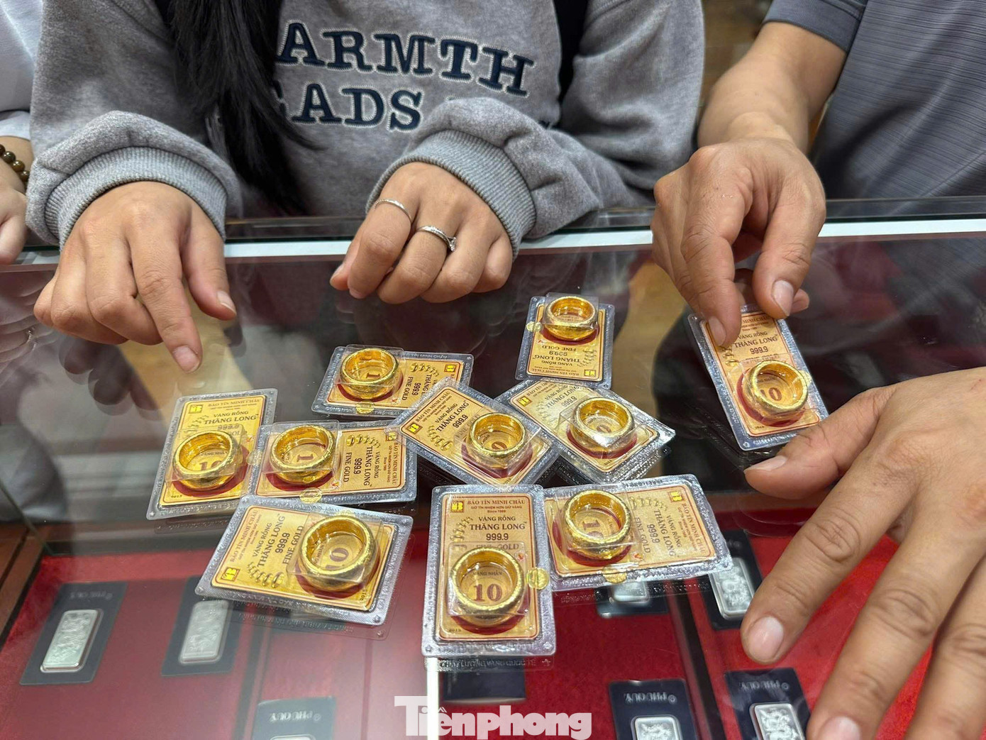 Giá vàng tăng lên mốc 184 triệu đồng/lượng.