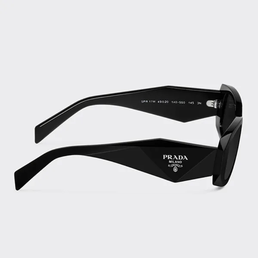 Mẫu kính có khả năng chống tia UVA và UVB, đi kèm hộp đựng bảo vệ. Theo trang bán hàng của hãng, sản phẩm có giá khoảng 11,5 triệu đồng.