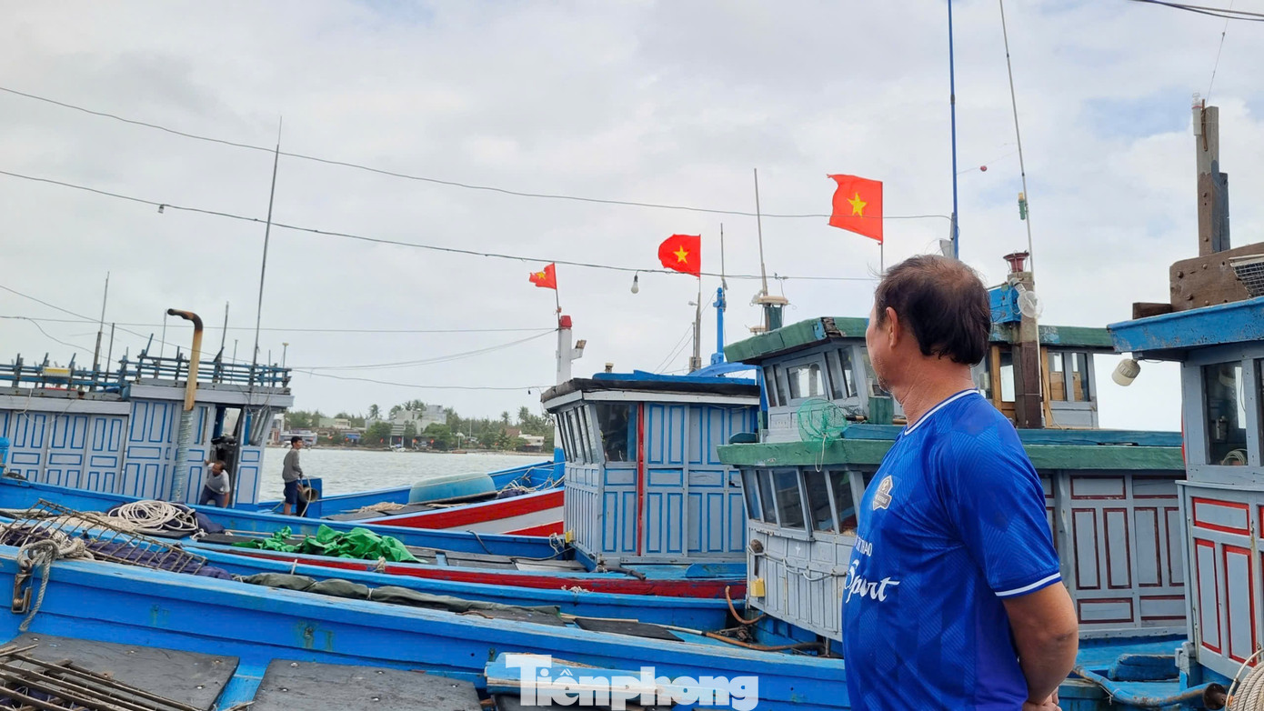 Giá xăng dầu tăng vọt, ngư dân amp;#34;cân nãoamp;#34; trước chuyến biển đầu năm - 5