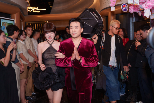 Đạo diễn Trấn Thành trong sự kiện ra mắt phim Thỏ ơi!!.