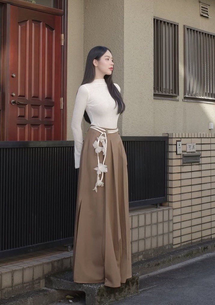 Bóc giá trang phục của Hoa hậu Thanh Thủy: Nhiều đồ bình dân mà mặc lên vẫn sang - 1