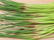 Bếp Eva - Loại rau mùa xuân ngon ngọt, nhiều người bỏ đi, lại là món ăn thơm phức, còn giúp giảm nhiệt, thải độc