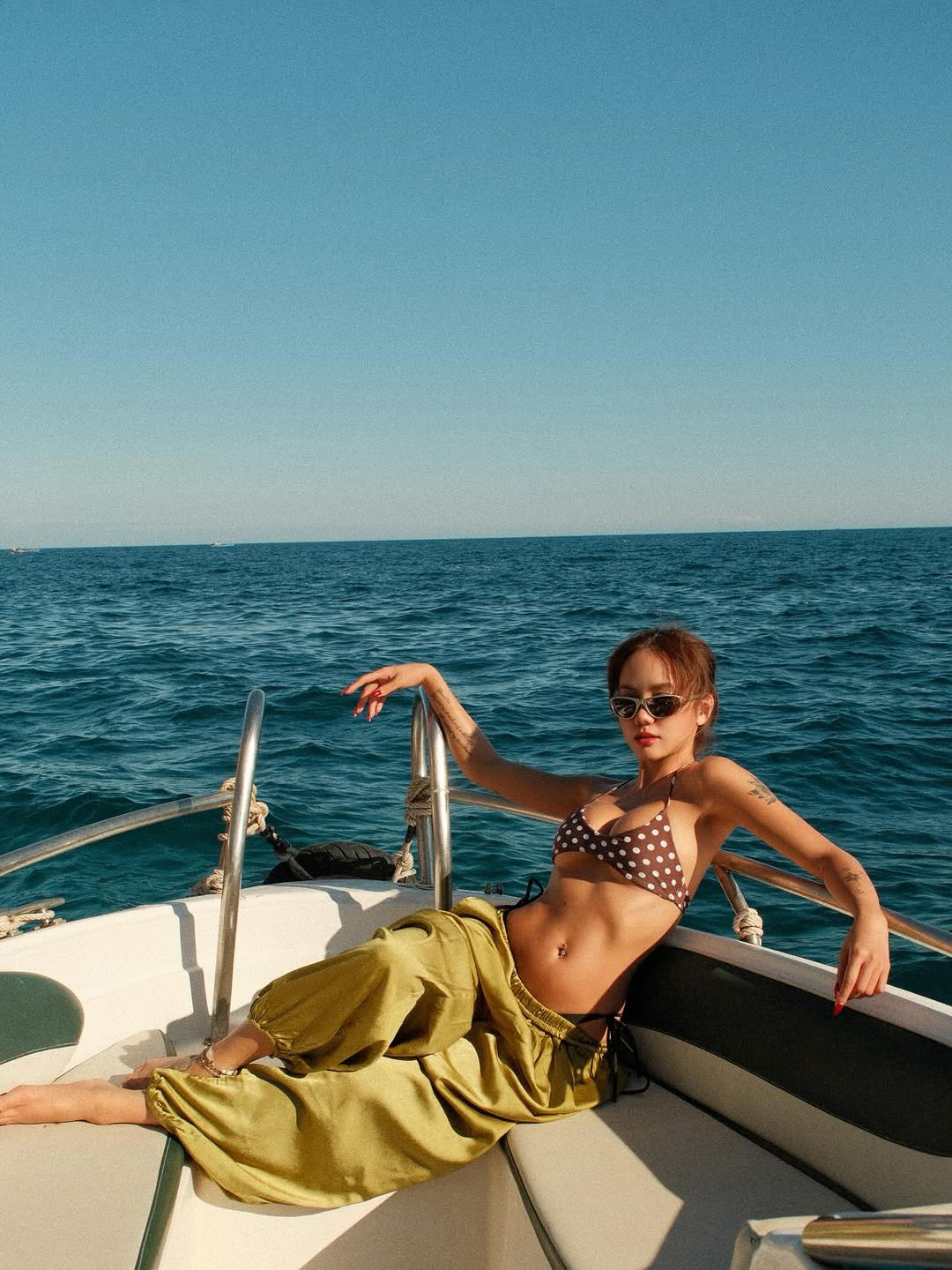 Nhiều khán giả nhận xét phong cách mới của Phương Ly ấn tượng không kém các hot girl Âu Mỹ.