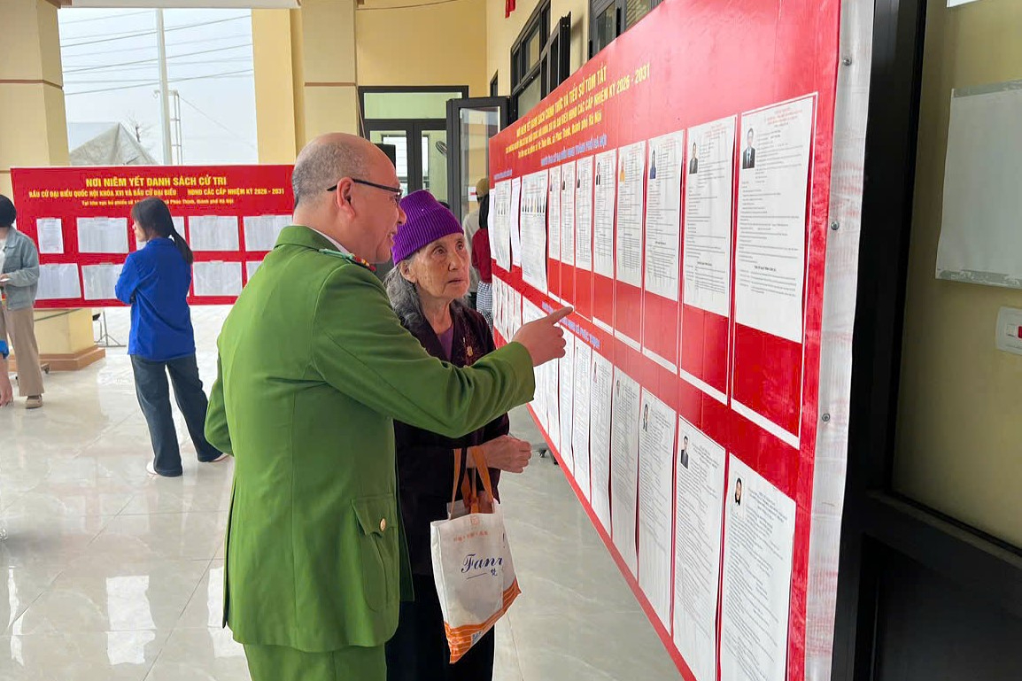 amp;#34;Ngày hội non sôngamp;#34; tại Hà Nội: Ấm áp những amp;#34;điểm tựaamp;#34; giúp cử tri trọn vẹn quyền công dân - 5