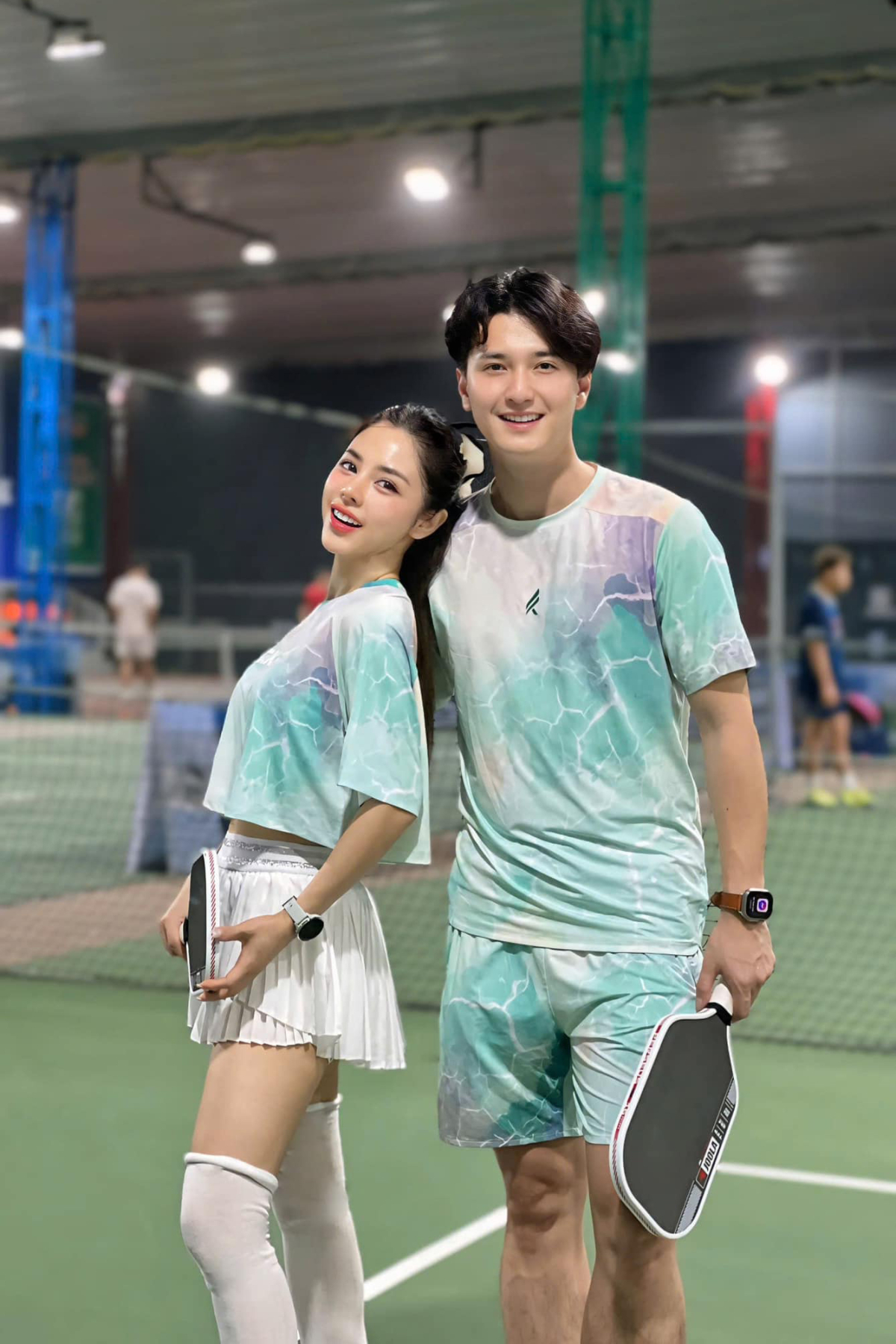 Vợ chồng Bạch Lan Phương - Huỳnh Anh mặc đồng điệu amp;#34;đi khắp thế gianamp;#34; - 10