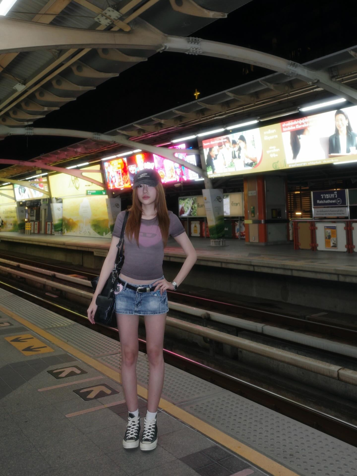 Khoảng hơn một năm trở lại đây, vóc dáng Uyển Ân ngày càng mảnh mai, thon thả. Cô cho biết đã giảm 12 kg nhờ điều chỉnh chế độ ăn kết hợp tập luyện. Có thời điểm Uyển Ân tích cực tham gia chạy bộ cùng hoa hậu Kỳ Duyên.