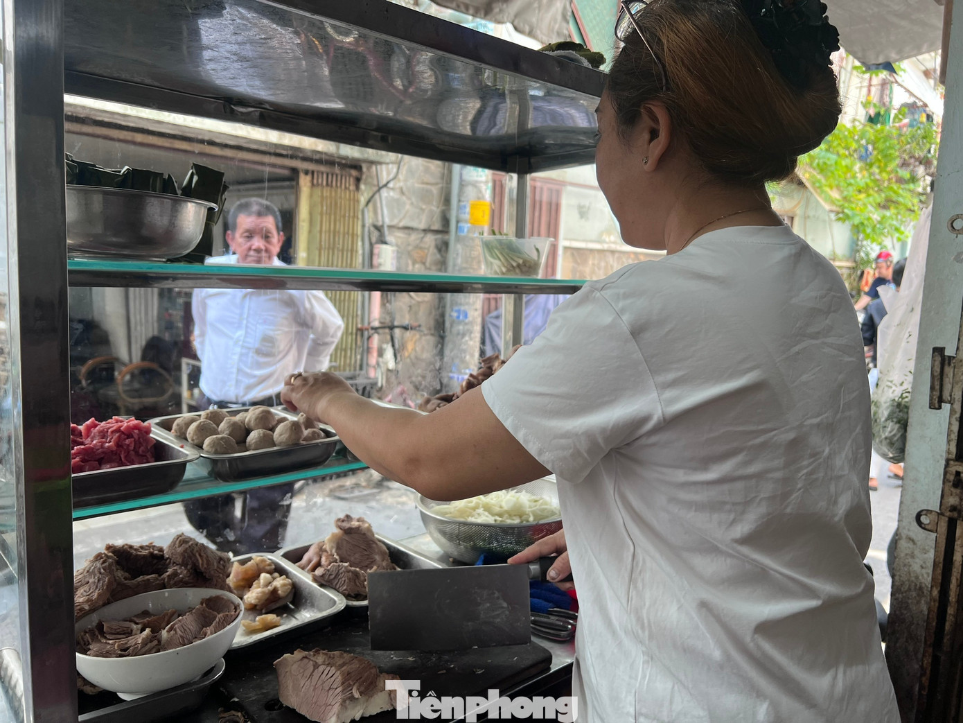 Chủ hàng ăn chật vật, lo lắng khi nguyên liệu đầu vào tăng cao do chi phí vận chuyển, giá nhiên liệu đều tăng