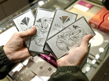 Giá bạc hôm nay 19-3: Thủng mốc 3 triệu đồng/lượng