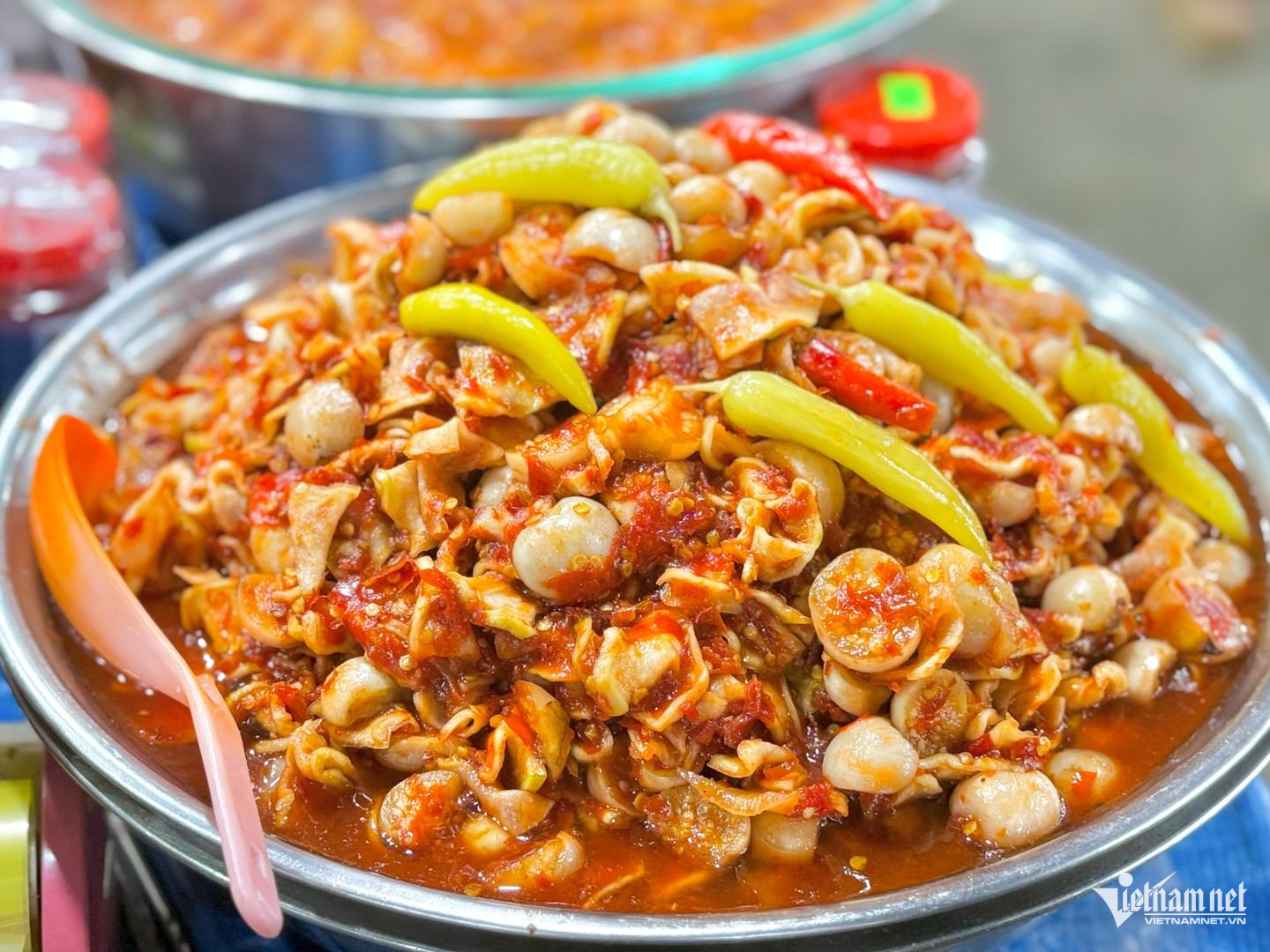 Khu chợ 127 năm tuổi nổi tiếng ở miền Trung, bán đầy đặc sản ngon, rẻ - 5