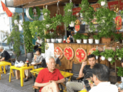 Clip Eva - VIDEO: Cà phê vỉa hè TPHCM có gì mà ai cũng mê?