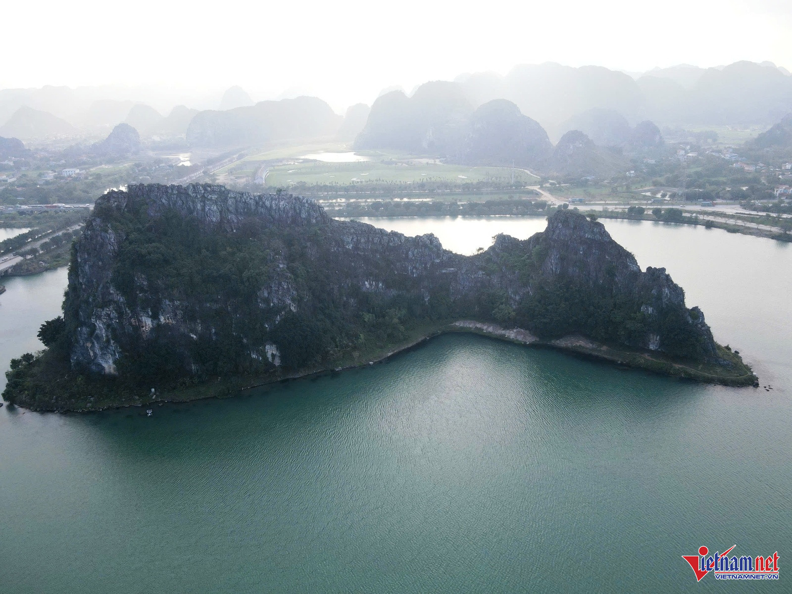 Núi Lớ (hay núi Cá Voi) là ngọn núi đá vôi tự nhiên có hình dáng giống cá voi khổng lồ