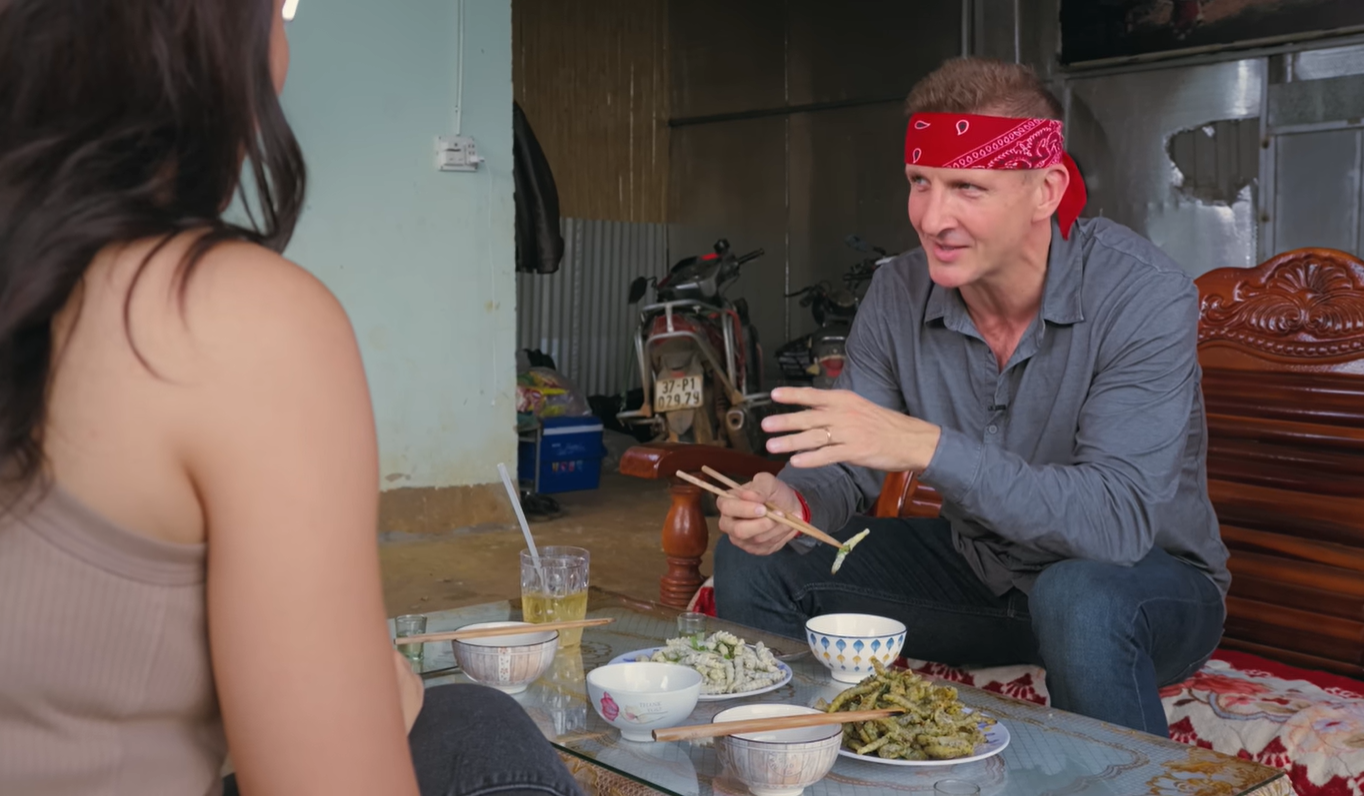 Khách Tây thử món amp;#34;kénamp;#34; người ăn ở Lâm Đồng, khen vị béo ngậy như kem - 3