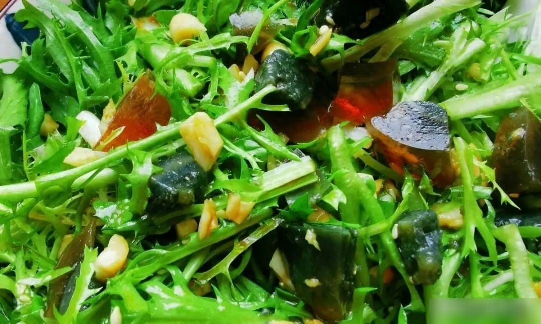 Loại rau này có vitamin C gấp 15 lần cà chua, rất bổ dưỡng. Vitamin C giúp tăng cường miễn dịch, chống lão hóa và hỗ trợ hấp thu chất sắt.