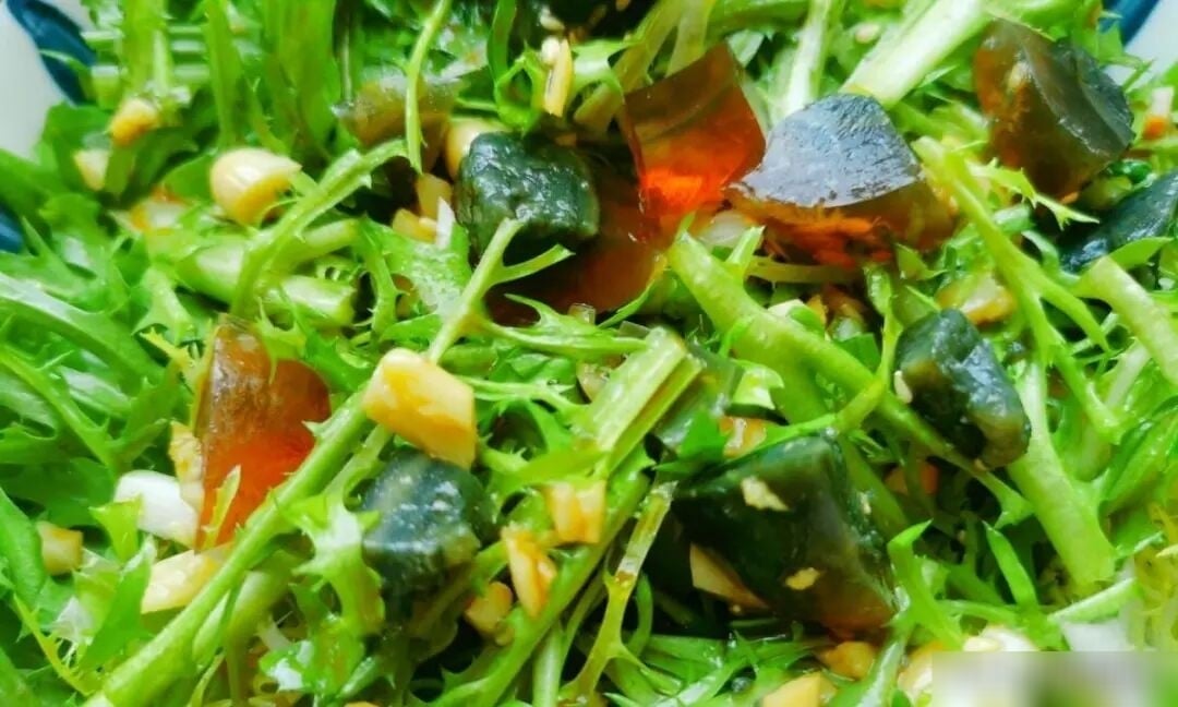 Loại rau tươi mát, vitamin gấp 15 lần cà chua, 10 phút có món ngon giòn tan, mềm mại, trẻ già đều thích - 6