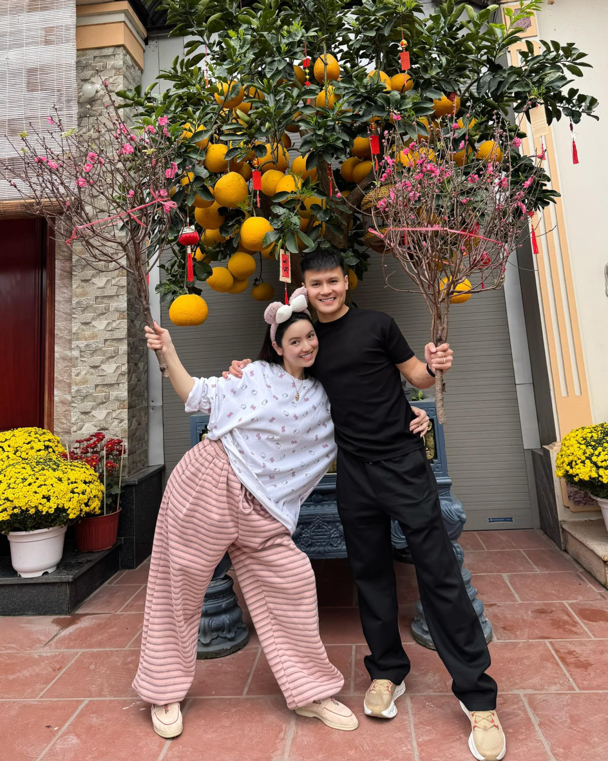 Chu Thanh Huyền khoe vòng cổ hơn một tỷ đồng khi đi tắm nắng - 8