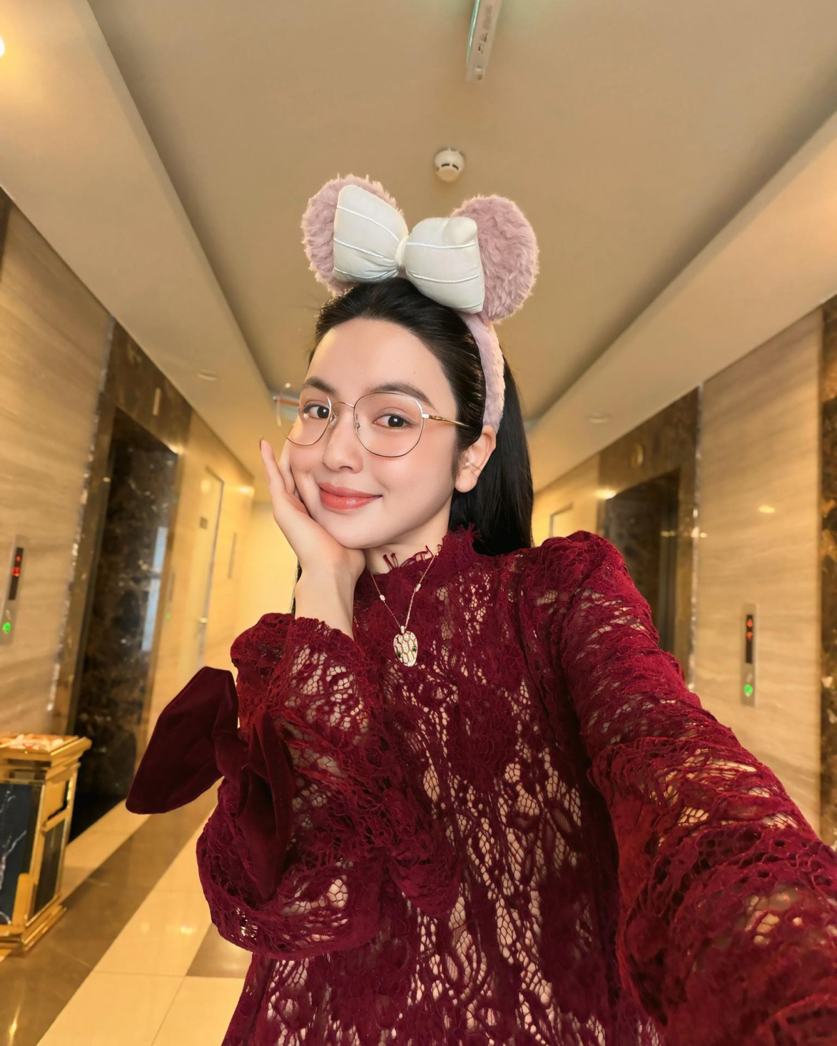 Chu Thanh Huyền khoe vòng cổ hơn một tỷ đồng khi đi tắm nắng - 6