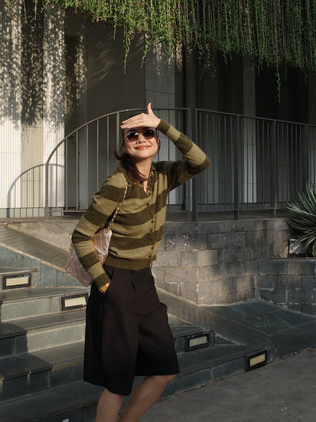 Người mẫu Thanh Hằng hướng đến hình ảnh năng động và cảm giác thoải mái, không tốn nhiều công mix - match.