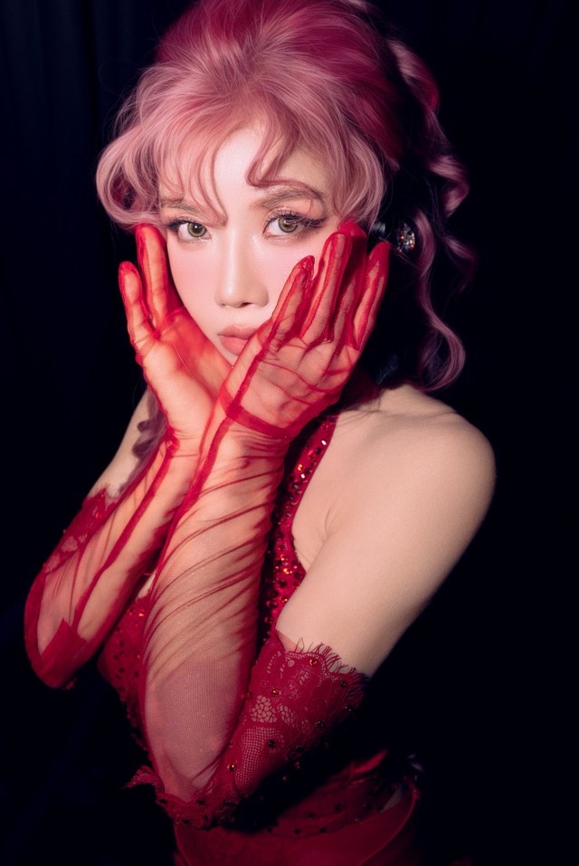 Làn da không tuổi của mỹ nhân Hà thành thi amp;#34;Đạp gió 2026amp;#34; ở xứ Trung - 8