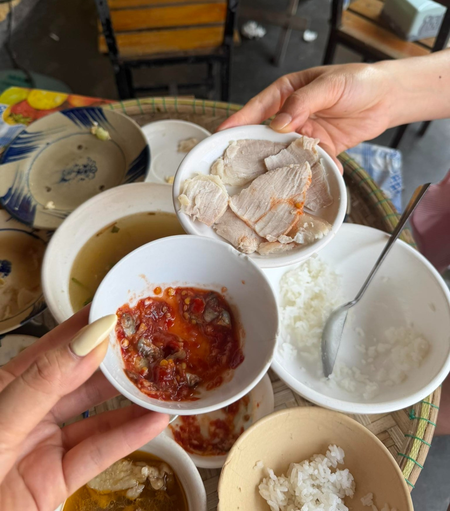 Món mắm cá rò tốn cơm, ăn kèm thịt luộc được vị khách Thanh Hóa dành nhiều lời khen. Ảnh: Nguyễn Thị Kiều Trang