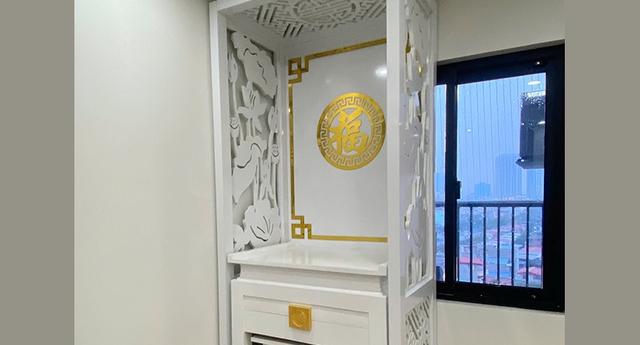 Bàn thờ màu trắng lại có xu hướng mang đến sự tĩnh lặng quá mức, tạo ra không khí lạnh và khó tụ được tài khí.