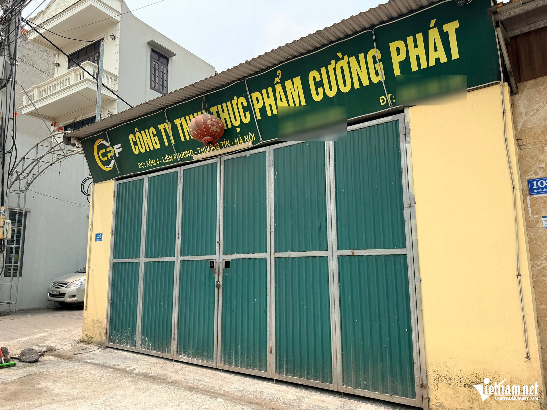 Camera giăng kín amp;#34;căn bếpamp;#34; cung cấp thịt lợn nhiễm bệnh vào trường học ở Hà Nội - 1