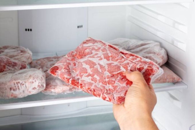 Dấu hiệu thực phẩm đông lạnh đã đến lúc cần bỏ - 1