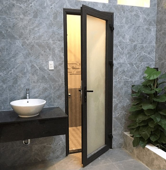 Luôn đóng cửa nhà vệ sinh khi không sử dụng và đảm bảo hệ thống hút mùi hoạt động tốt.