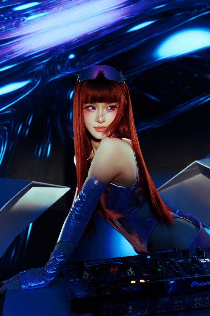 Trong Baby Power, Kally giữ vai trò trụ cột về chuyên môn và năng lượng sân khấu, là hình mẫu leader quốc dân điềm đạm, bản lĩnh.