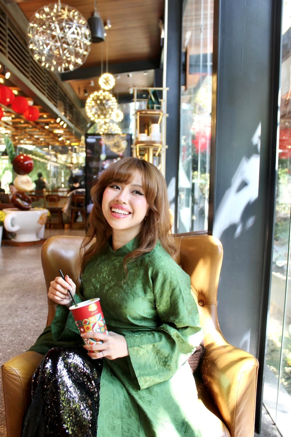 Tiffany Bun tham gia nghệ thuật từ khá sớm khi xuất hiện trong các hoạt động ca hát và làm mẫu ảnh cho các ấn phẩm tuổi teen từ năm 15 tuổi.