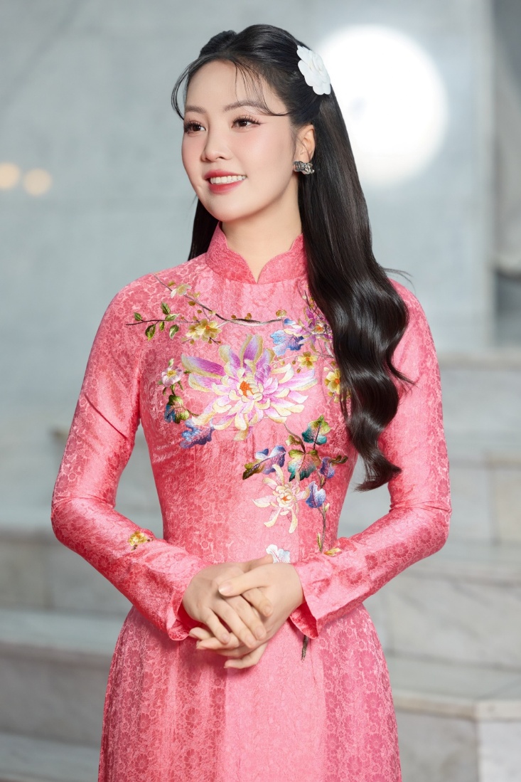 Nhiều năm nay, Thụy Vân giữ thói quen xong việc là về nhà, dù lịch làm việc dày đặc đến đâu.