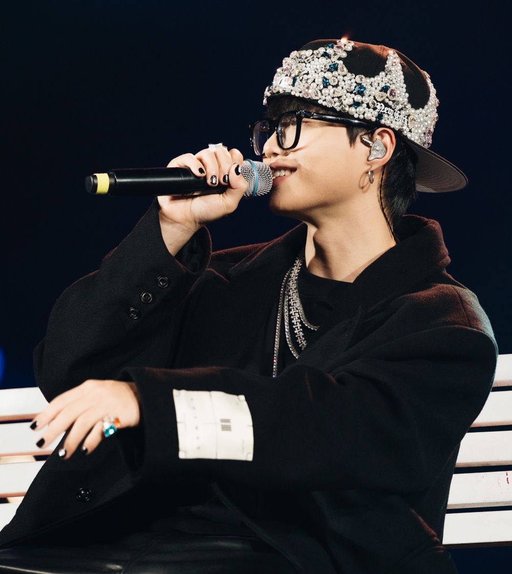 Low G khiến khán giả phấn khích khi mở mini concert ở chính quê hương Hà Nội.