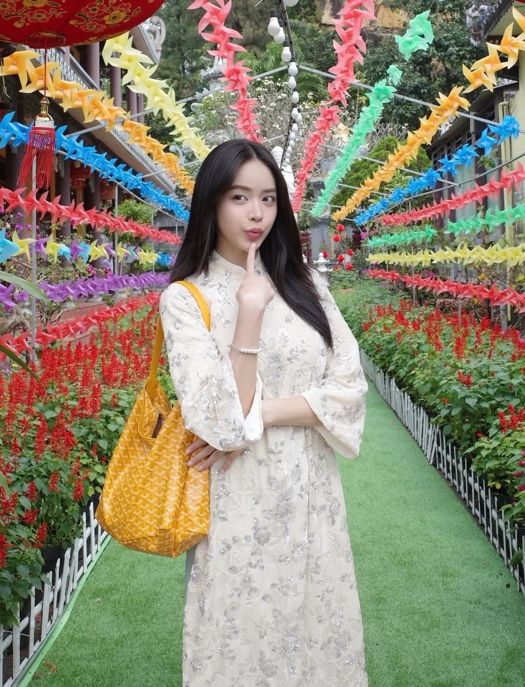 Cả showbiz Việt mê mẩn áo dài kim sa, nhìn đâu cũng thấy sao nữ mặc đụng hàng - 29