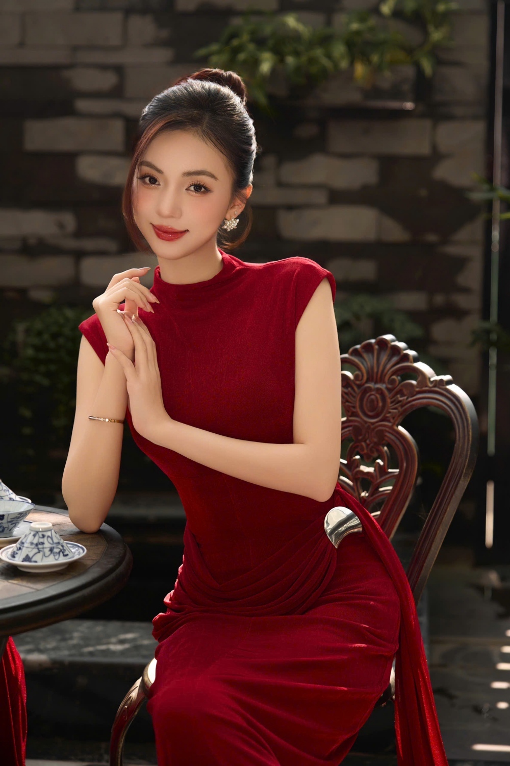 Cô cũng bắt đầu quen với nhịp sống mới tại Hà Nội và tăng 4kg do hợp đồ ăn.