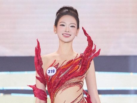 Nguyễn Phương Linh đăng quang Hoa hậu Du lịch Việt Nam với câu trả lời song ngữ xuất sắc