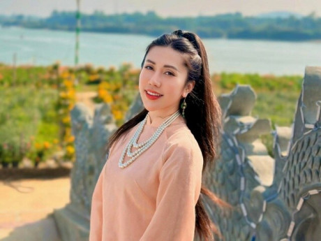 MC Hồng Nhung VOV Giao thông: "Độc thân không phải thiếu, mà là đang chờ"