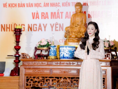 Hồ Quỳnh Hương ra mắt album tụng kinh tiếng Việt "Những ngày yên"