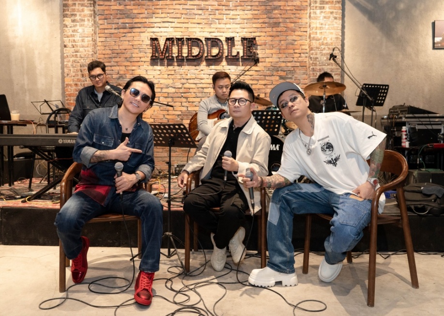 Tuấn Hưng, Bằng Kiều, Tú Dưa tập luyện ăn ý trước thềm concert của nhóm Quả Dưa Hấu - 1