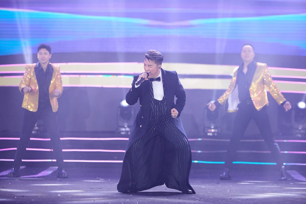 Tuấn Hưng, Lệ Quyên và Đàm Vĩnh Hưng mang tới những tiết mục khuấy động đêm Chung kết.