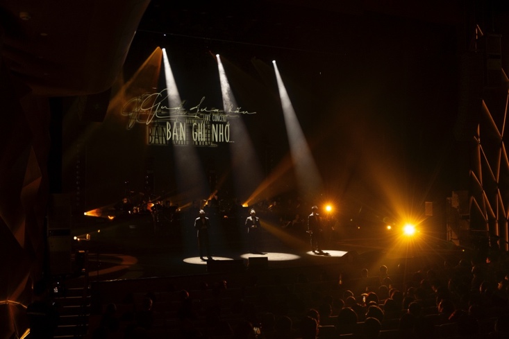 Bản ghi nhớ gợi lại giai đoạn rực rỡ của nhạc trẻ Việt Nam cuối thập niên 1990, đầu 2000.