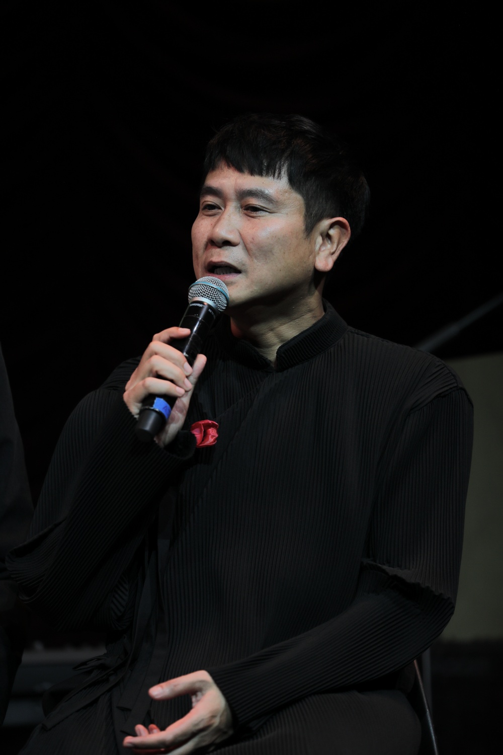 Nhạc sĩ Hồ Hoài Anh từng là thành viên của Quả Dưa Hấu trong thời gian ngắn, nay đồng hành cùng nhóm với vai trò tổng đạo diễn concert.