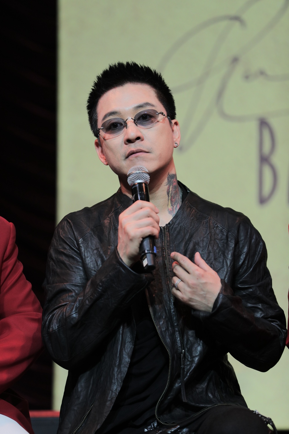 Tuấn Hưng cho biết dù cả nhóm có tranh cãi, nhưng cuối cùng đã thống nhất được cái tên Bản ghi nhớ vì muốn có dấu ấn của mình với những người yêu thương.