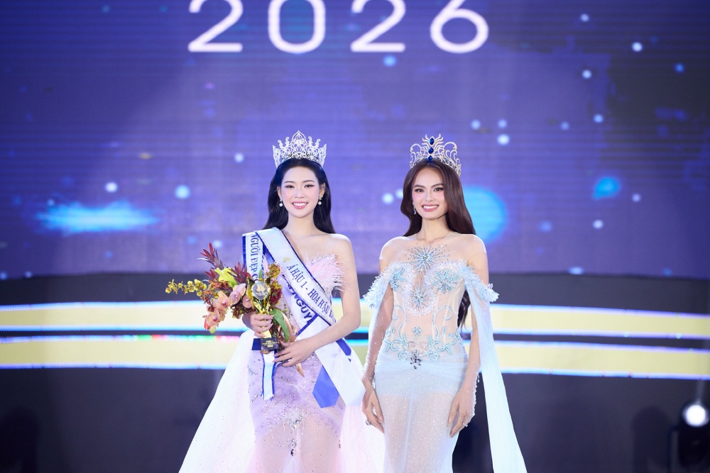 Á hậu 1 Trần Mỹ Lan, quê Thái Nguyên và Á hậu 2 Nguyễn Huy Ngọc Bảo Trân, quê Hải Phòng.