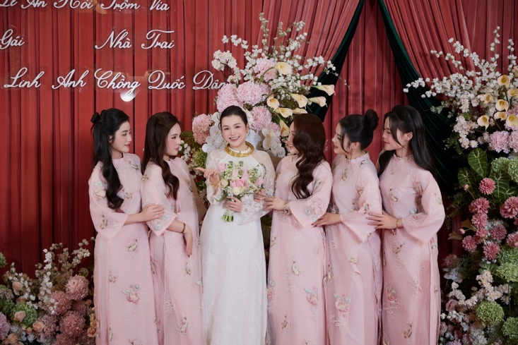 D&agrave;n ph&ugrave; d&acirc;u của c&ocirc; d&acirc;u Vũ Thuỳ Linh.