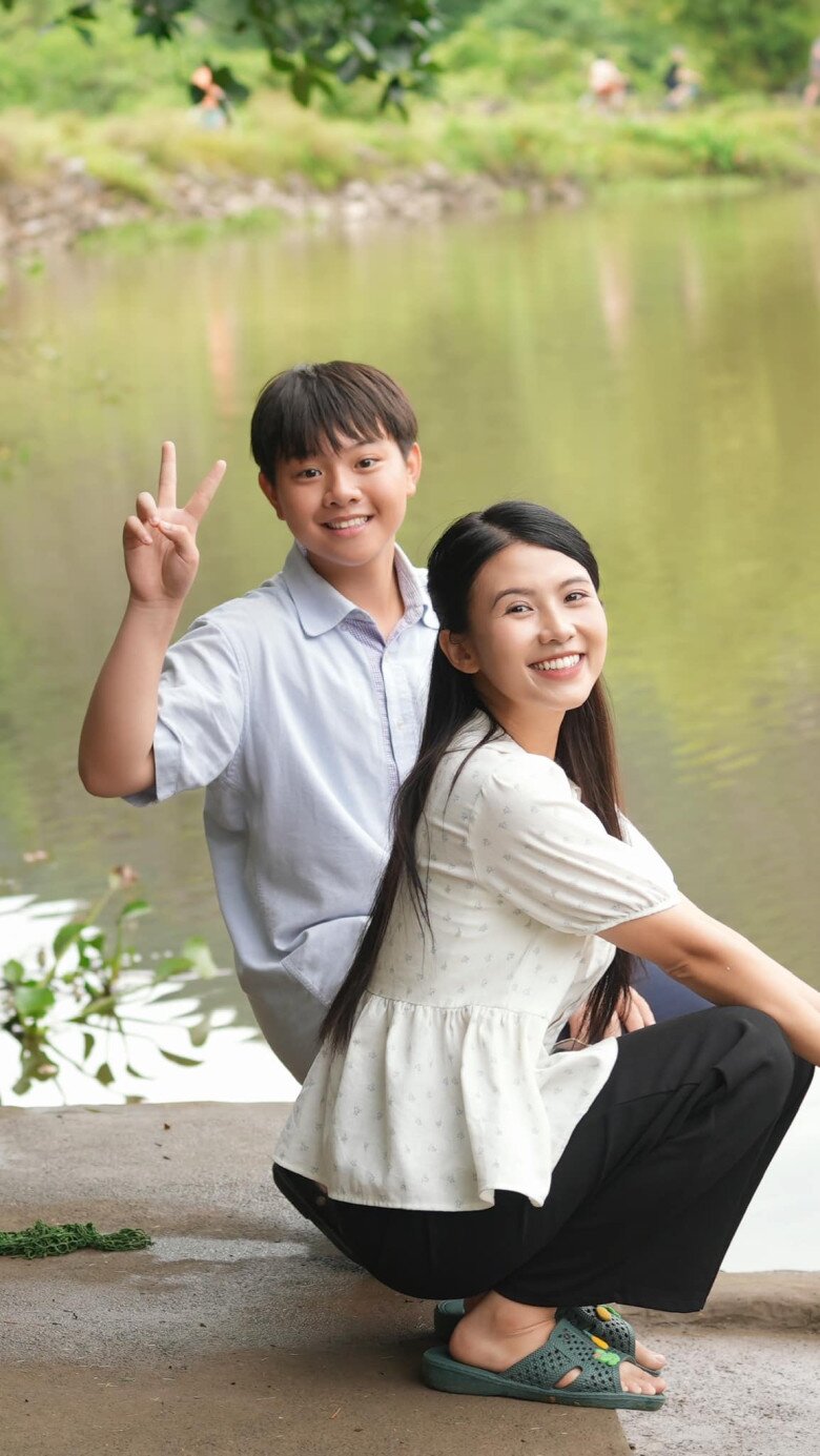 Quỳnh Trang trở thành gương mặt được nhiều khán giả săn đón sau khi góp mặt trong phim truyền hình Cách Em 1 Milimet.