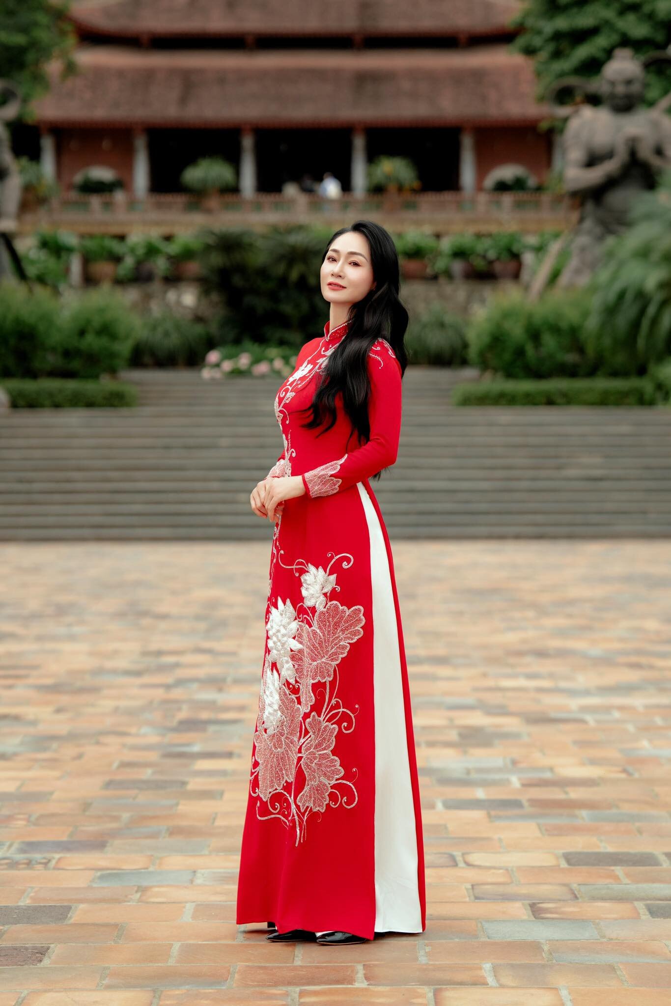 amp;#34;Người tình màn ảnhamp;#34; của Hồng Đăng U50 trẻ đẹp như chị gái của con, body nét căng amp;#34;ăn đứtamp;#34; gái trẻ - 3