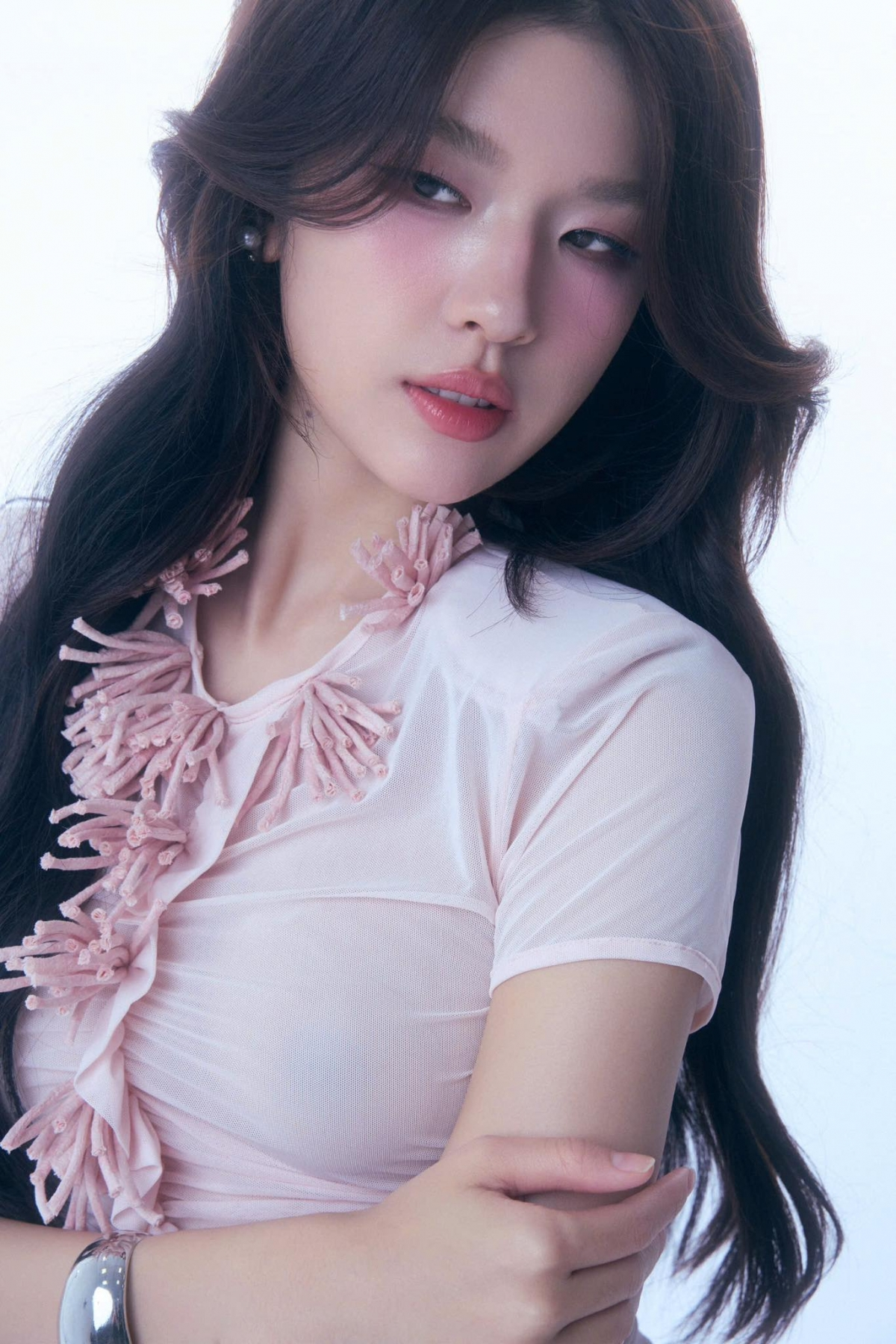 Nhan sắc xinh đẹp, thanh tú của Lamoon được cho là hợp với các cuộc thi hoa hậu.