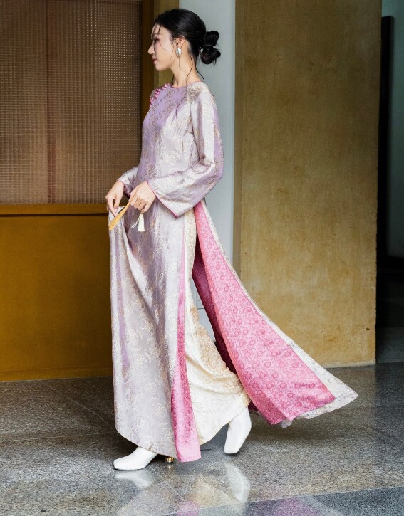 Mua giày gì để mặc với áo dài? 5 đôi giày đẹp lại tôn dáng, amp;#34;kéo dài chânamp;#34; cho hội chị em xúng xính đi chơi Tết - 8