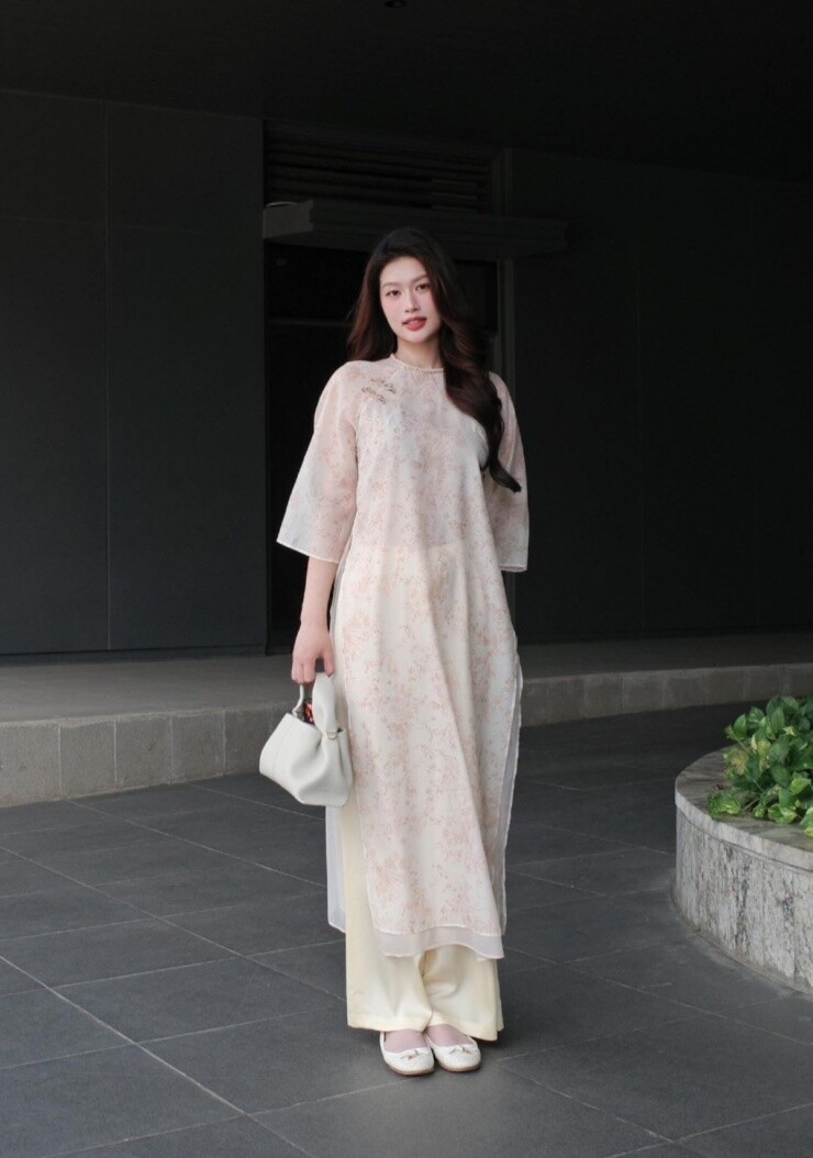 Mua giày gì để mặc với áo dài? 5 đôi giày đẹp lại tôn dáng, amp;#34;kéo dài chânamp;#34; cho hội chị em xúng xính đi chơi Tết - 10