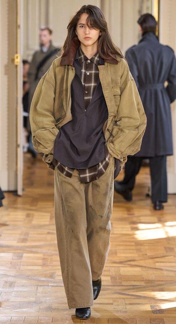 Có kiểu áo mặc quanh năm không chán, amp;#34;cânamp;#34; mọi thời tiết dù 10 hay 30 độ, phối với đồ nào cũng hợp mốt - 4